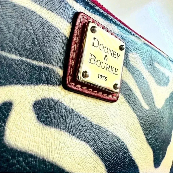 Dooney & Bourke Vintage Zebra Juliette Print Florentine Vachetta Leather Wallet - Picture 3 of 8